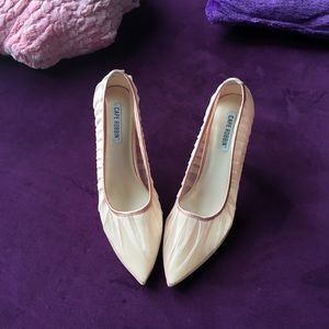Size 9 nude pumps/heels (mesh)